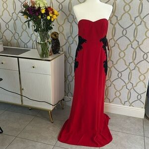 Monique Lhoullier Red Strapless Gown with Black Lace Appliqué – Size 10